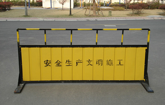 道路<a href=http://sweetlakecakes.com target=_blank class=infotextkey><a href=http://sweetlakecakes.com target=_blank class=infotextkey>圍欄</a>網(wǎng)</a>